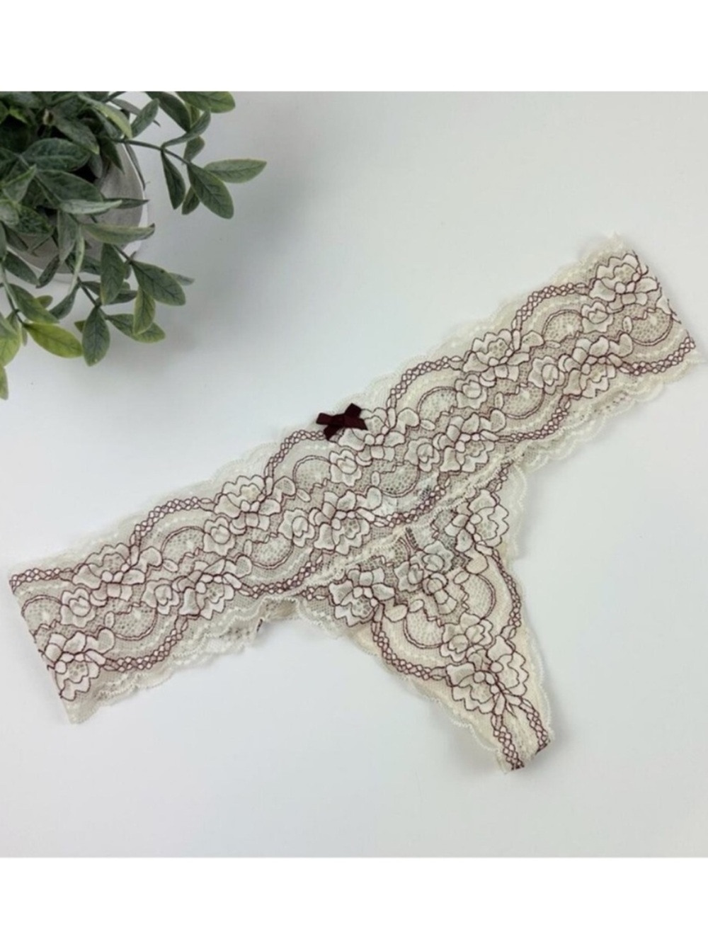 Skarlett Blue Obsessed Lace Thong Size Medium in Meringue/Brick